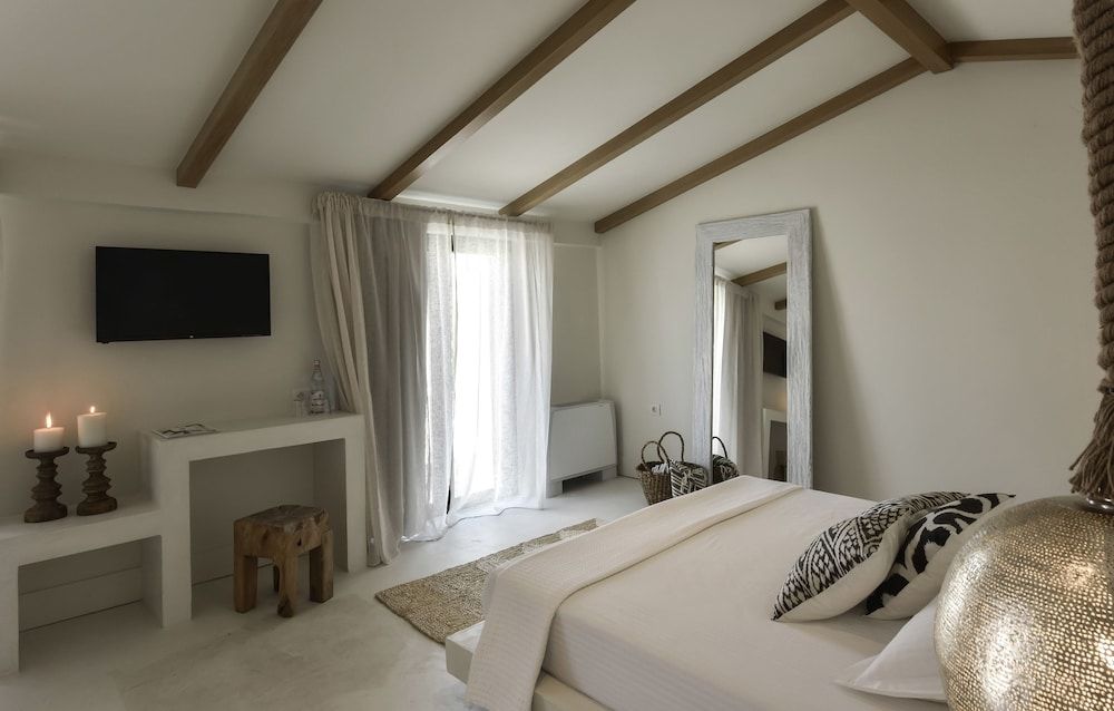 Superior Double Room, Partial Sea View