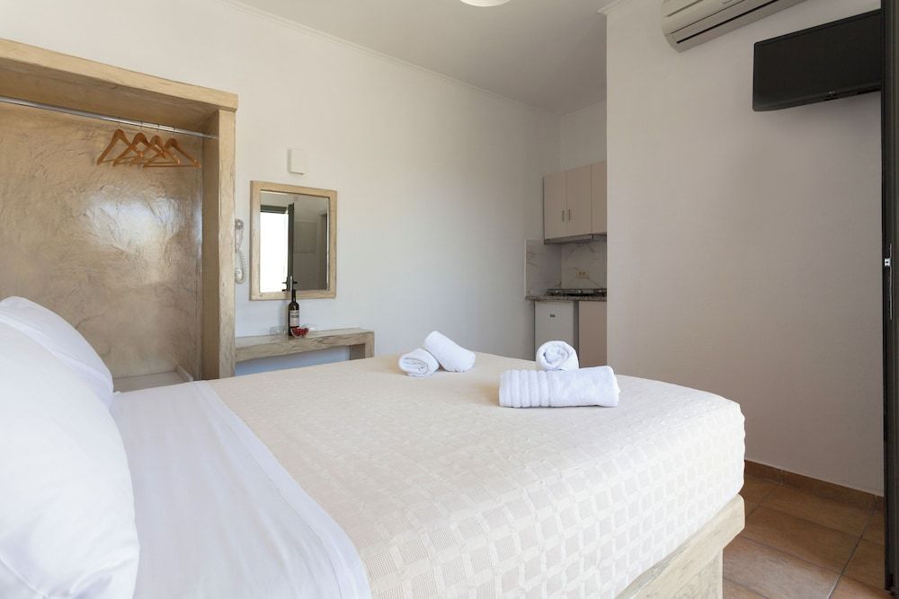 Phevos Villa Studio (Double) 22