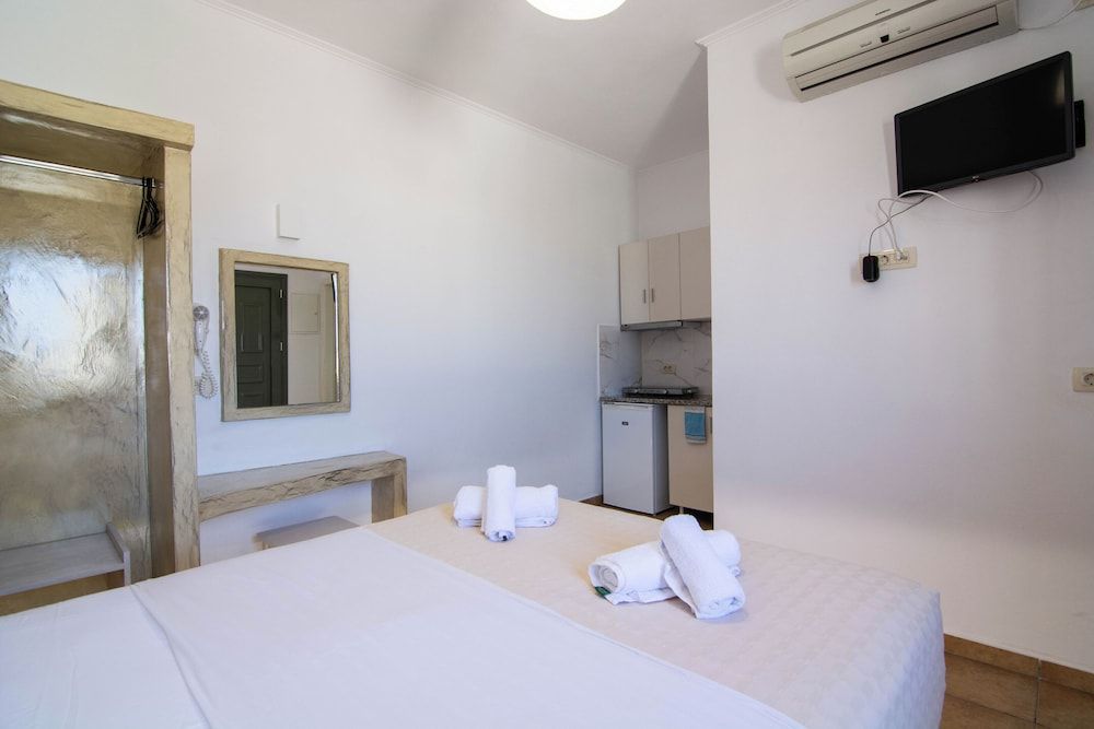 Phevos Villa Studio (Double) 14