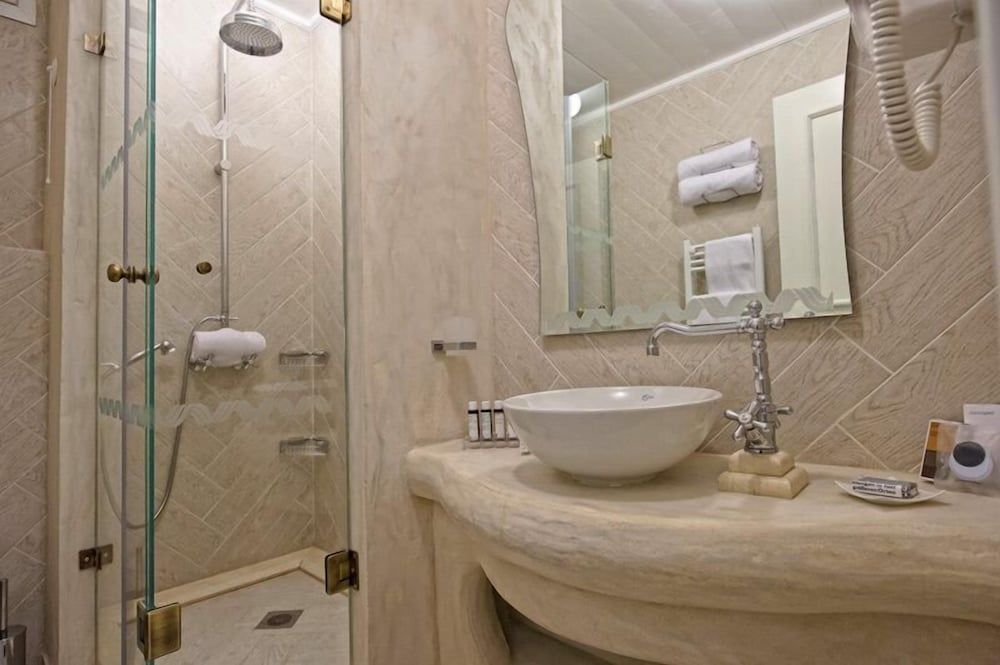 Orologopoulos Mansion Deluxe Double or Twin Room 9