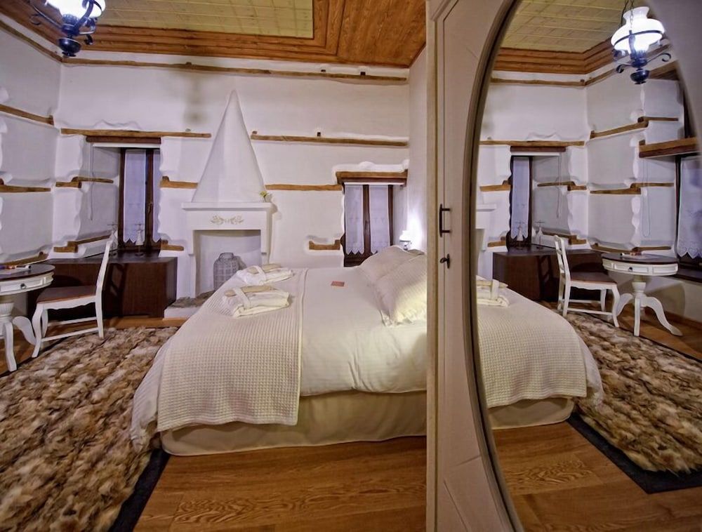 Orologopoulos Mansion Deluxe Double or Twin Room 6