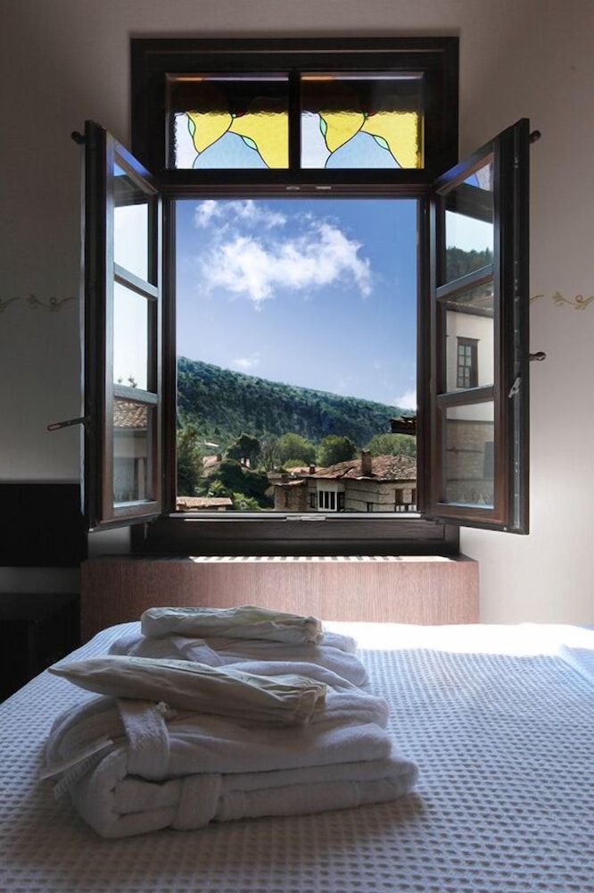 Orologopoulos Mansion Deluxe Double or Twin Room 8