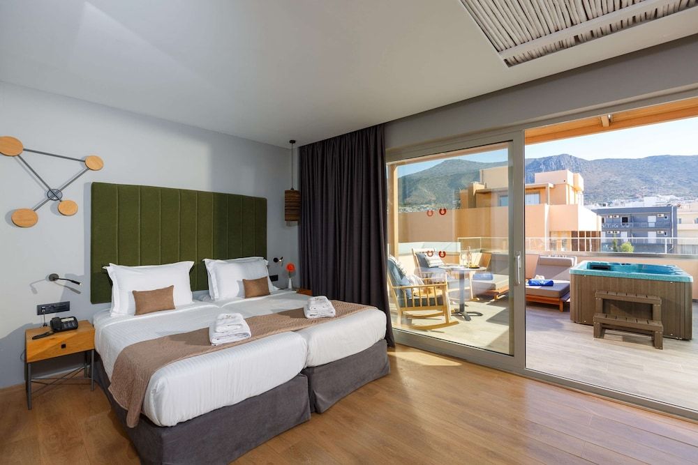 Palmera Beach - Adults Only Deluxe Room with Jacuzzi 3