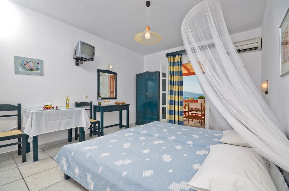 Studio, Sea View