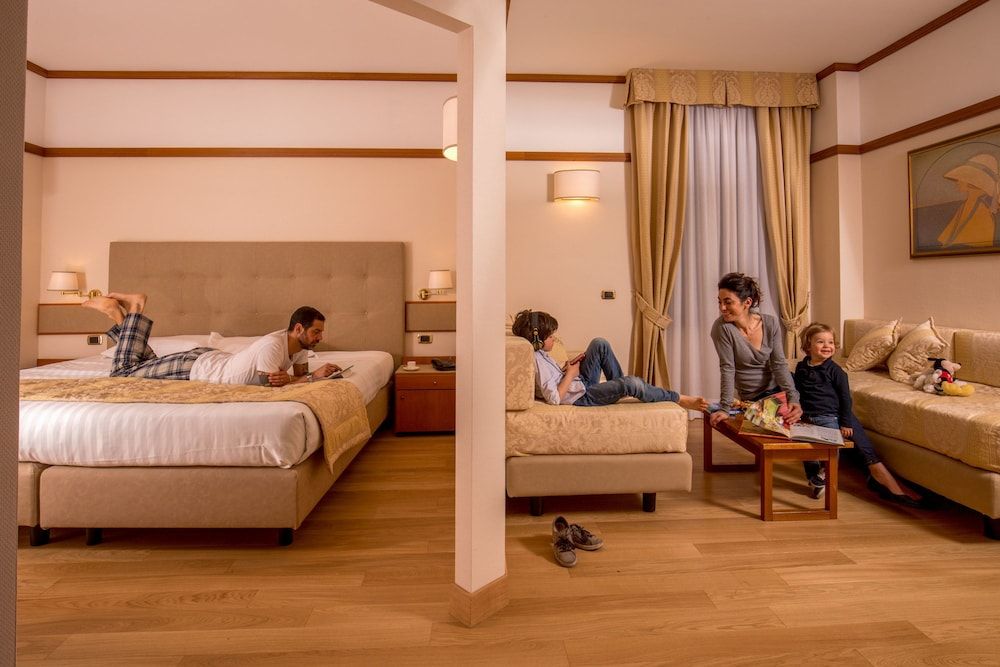 undefined Hotel La Residenza 5