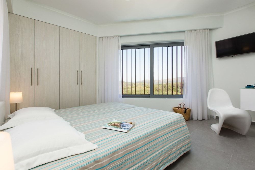 Villa, 4 Bedrooms, Private Pool (Chara)