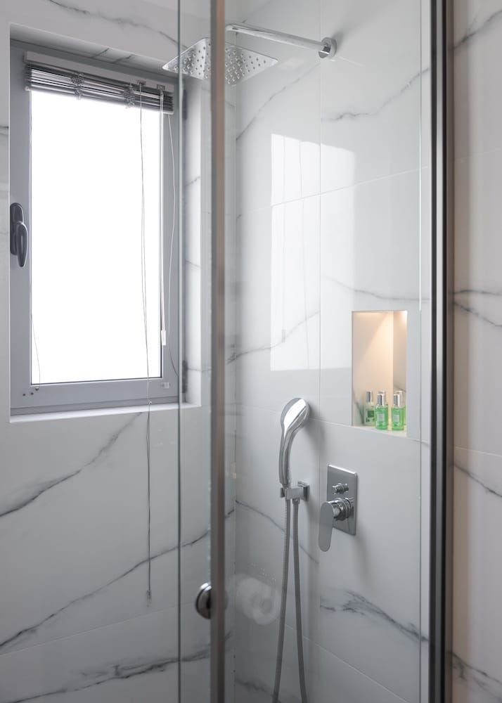 Acropolis Luxury Living Acropolis Stylish Condo 13