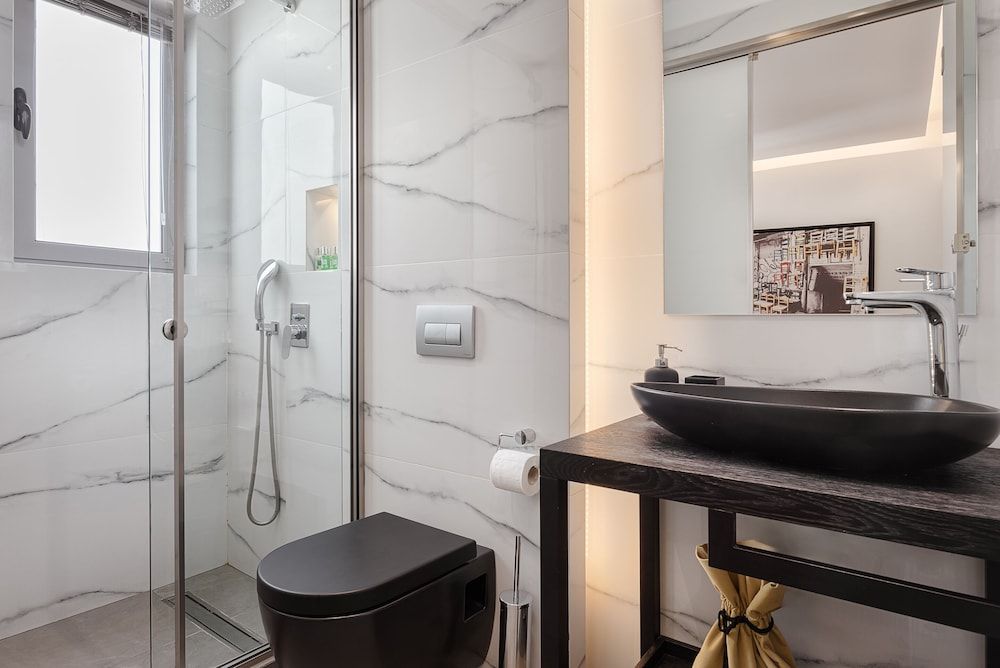 Acropolis Luxury Living Acropolis Stylish Condo 10