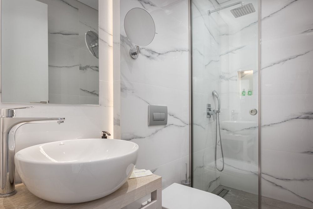 Acropolis Luxury Living Acropolis Stylish Condo 9