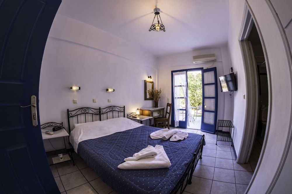 undefined Irigeneia Hotel 4