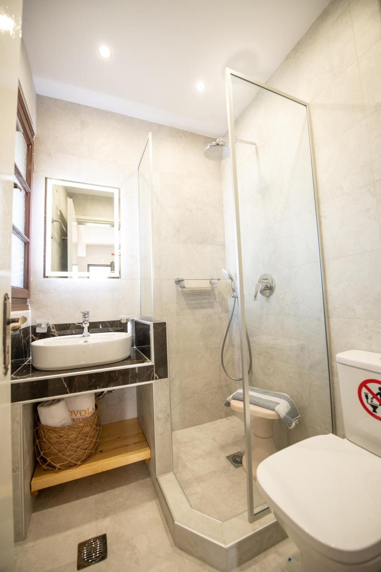Honeymoon Suite with Panomaric View
