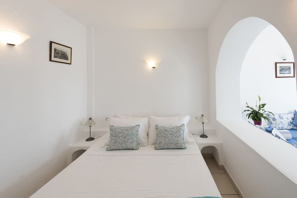 undefined Kastro Suites 4