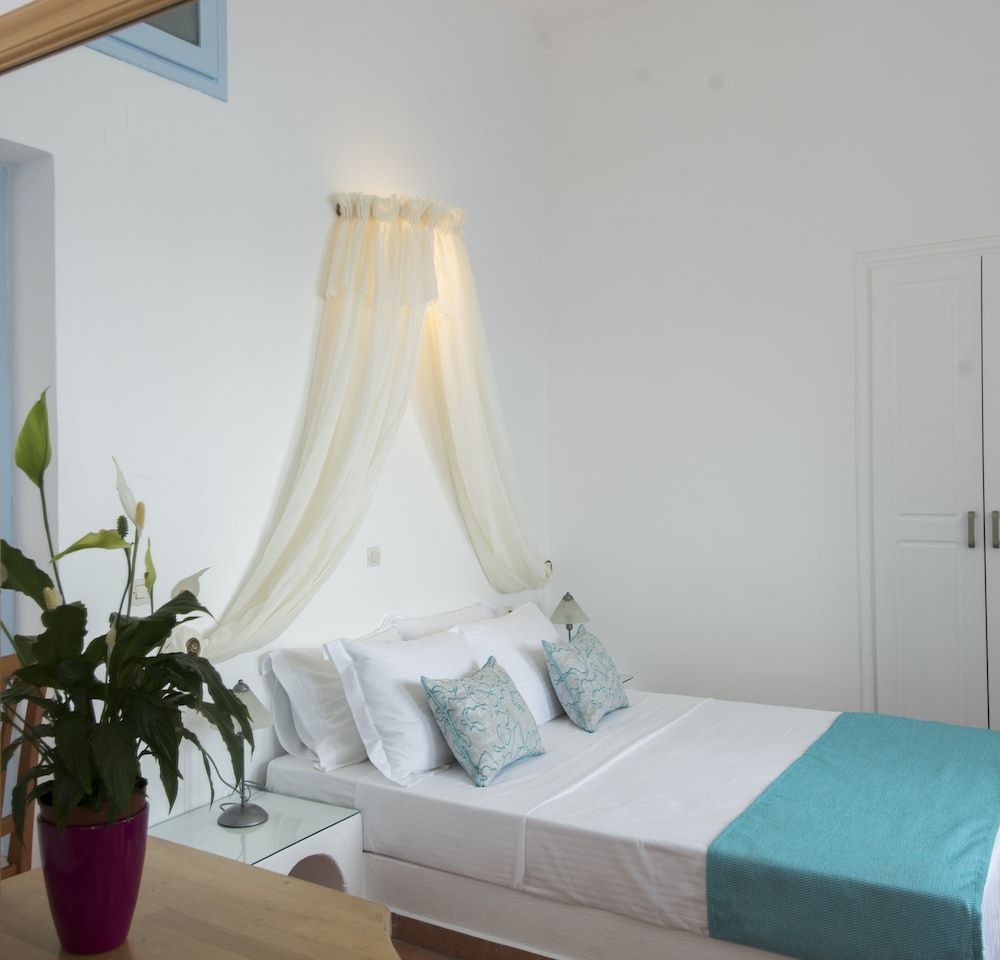 undefined Kastro Suites 9