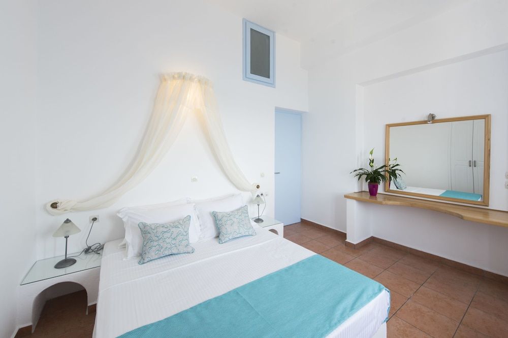undefined Kastro Suites 8