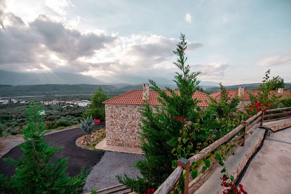 Melies Hotel Triple Room, Mountain View 4