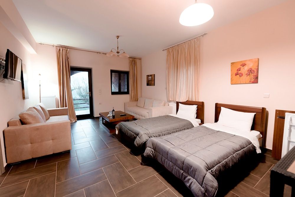 Melies Hotel Triple Room, Mountain View 2