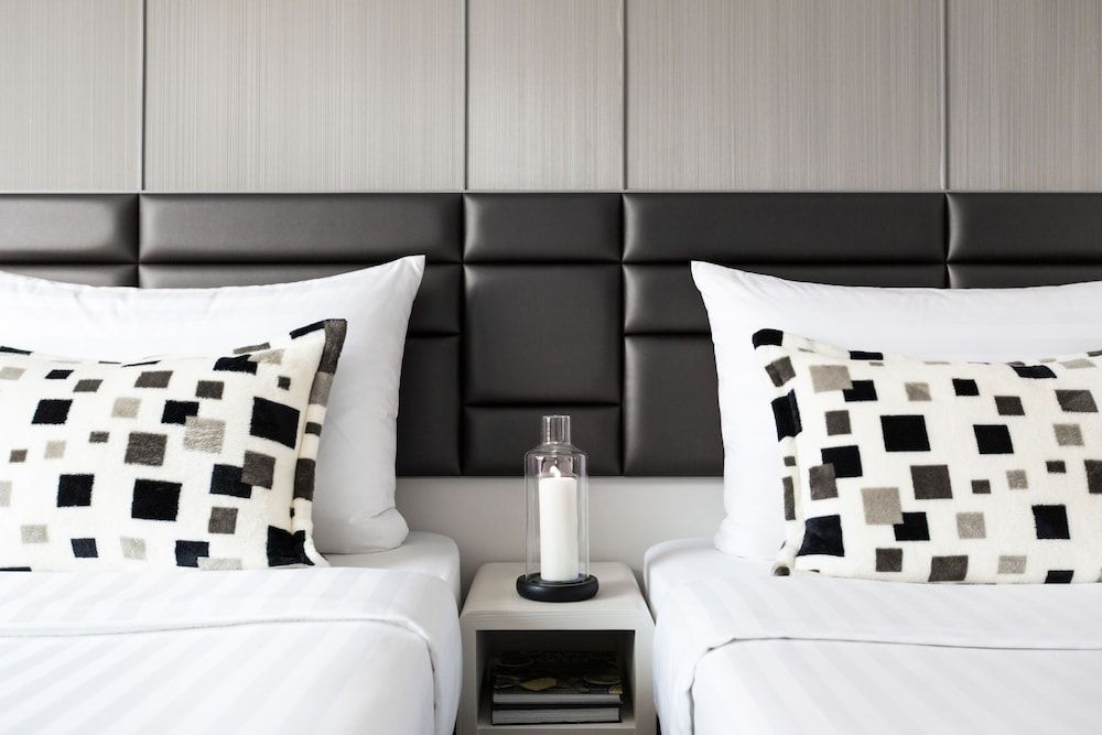 Stanford Hotel Skyline 10