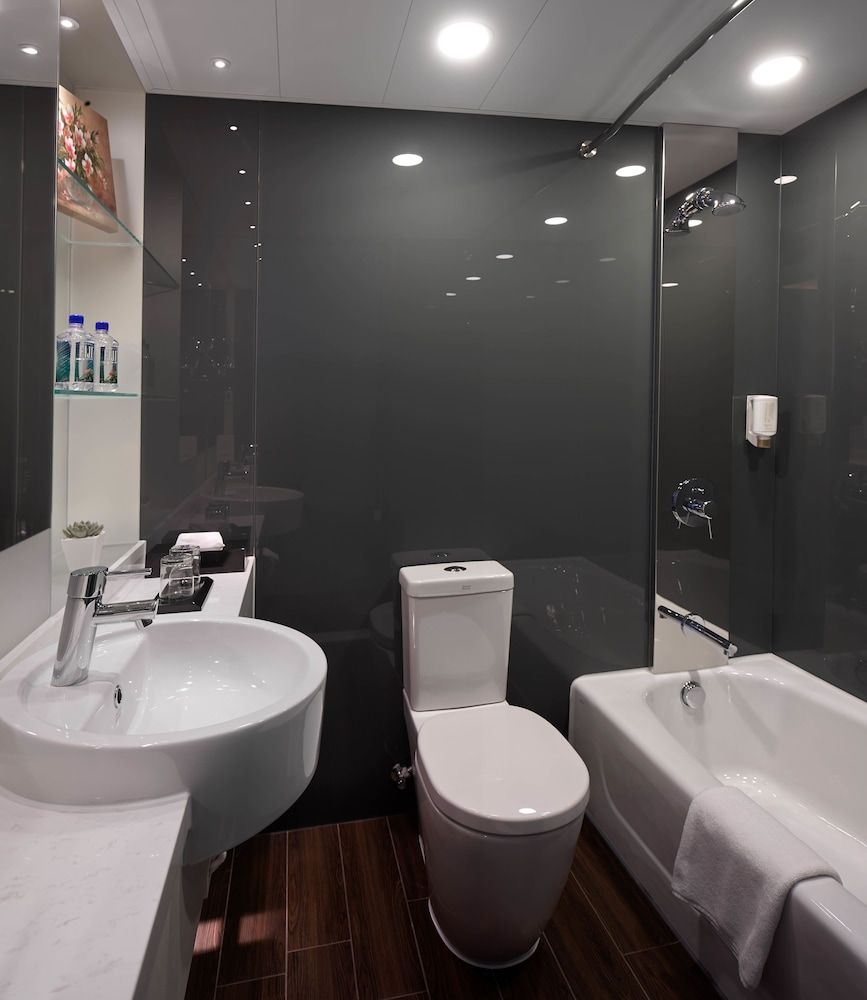 Stanford Hotel Skyline 12