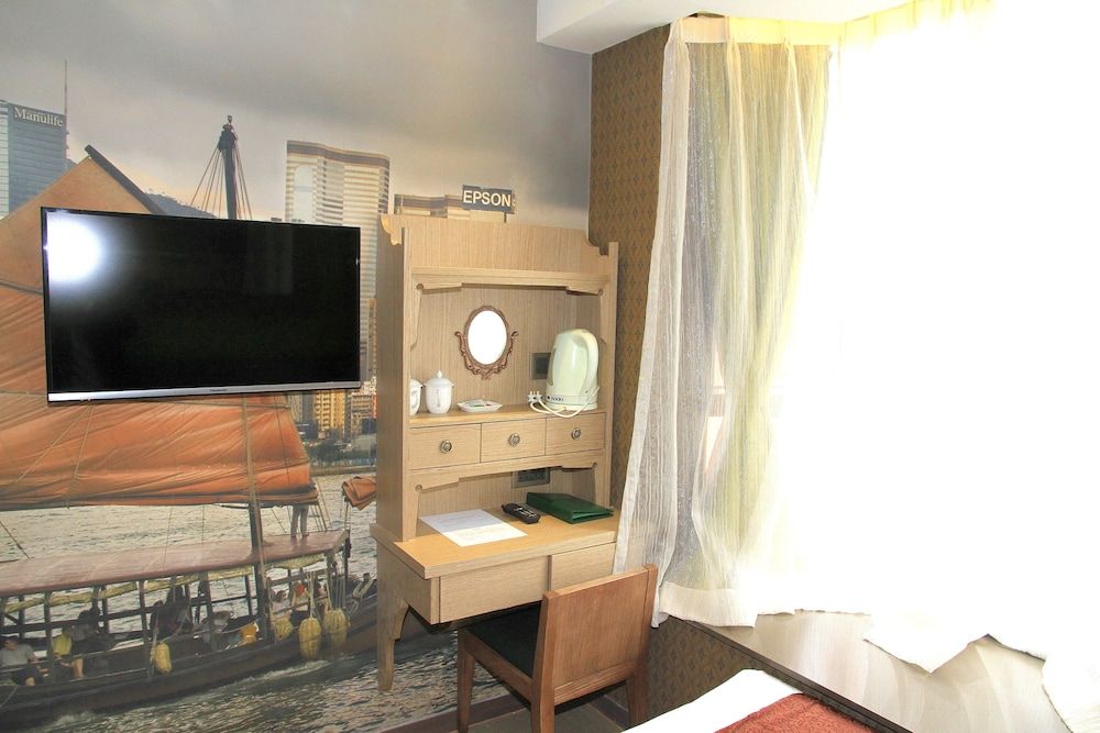 Largos Hotel Standard Queen Room 2