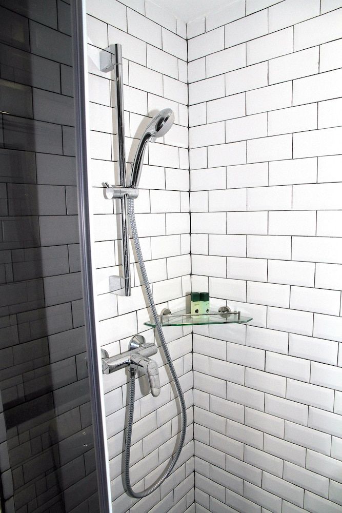 Largos Hotel Standard Queen Room 7