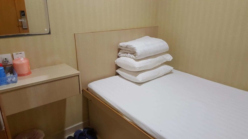 Lung Wa Hotel Double Room(Partially Have Window) 3