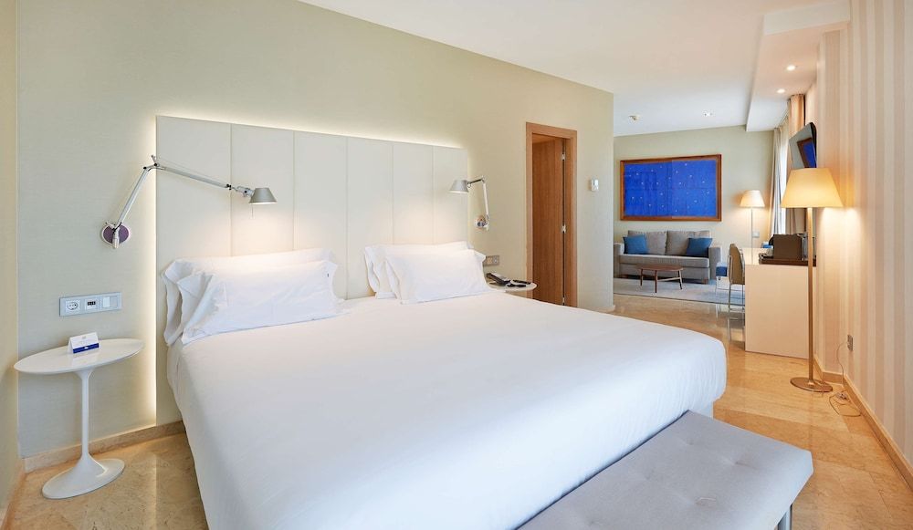 NH Ciudad de Zaragoza Family Room (View) 2