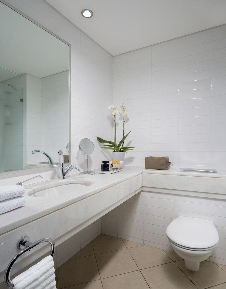 Suite, Mountain View