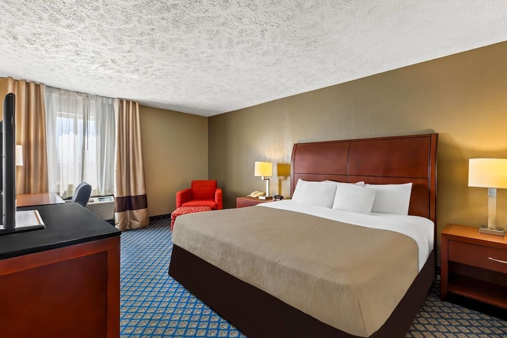 Suite, 1 King Bed, Non Smoking