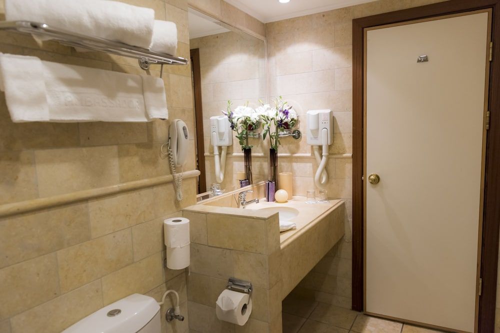 Ambassador Hotel Standard Double Room 3