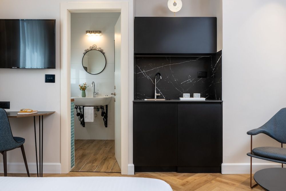 The Arbel Tel Aviv Deluxe Studio 5