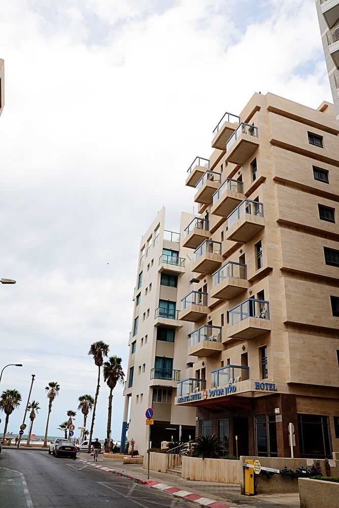 undefined Abratel Suites Hotel 4