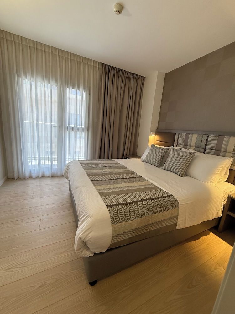 undefined Abratel Suites Hotel