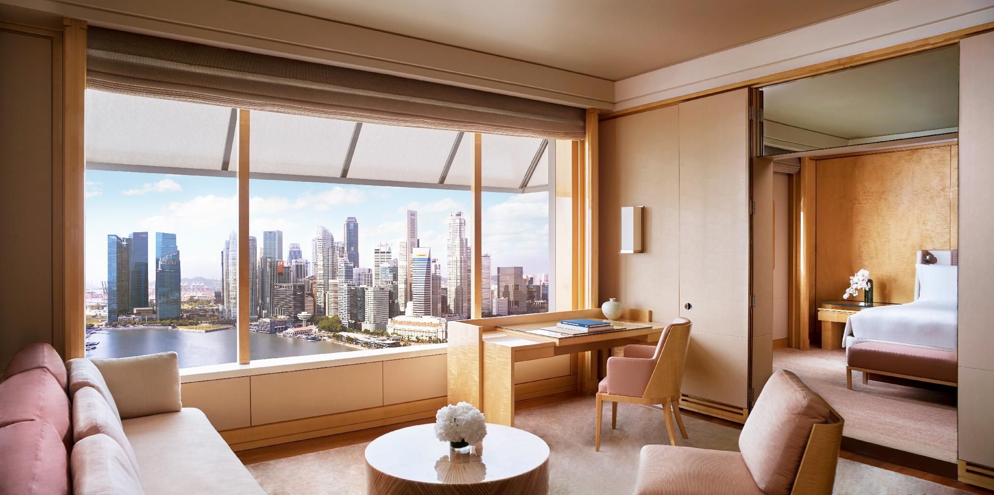 Club Deluxe Suite, Club lounge access, Suite, 1 King, Marina Bay view