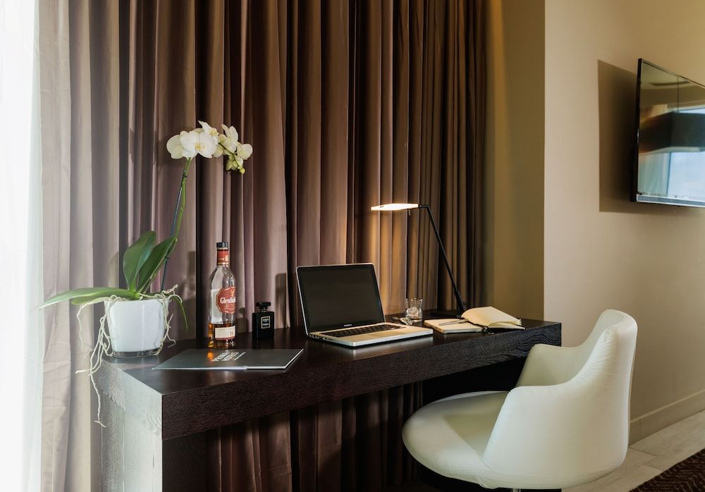 Prima Link Executive Double or Twin Room, Club Lounge Access 5