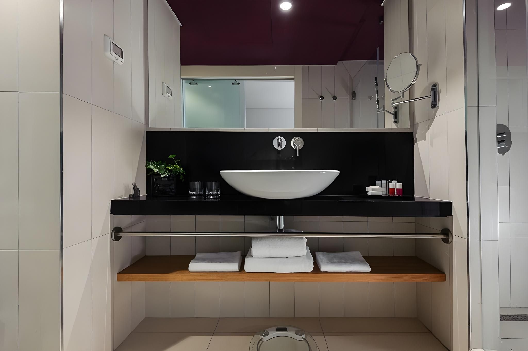 NYX Tel Aviv Superior Room 7