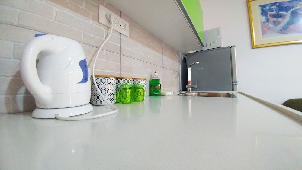 City Suites Deluxe Studio Suite, Balcony, Partial Sea View 7