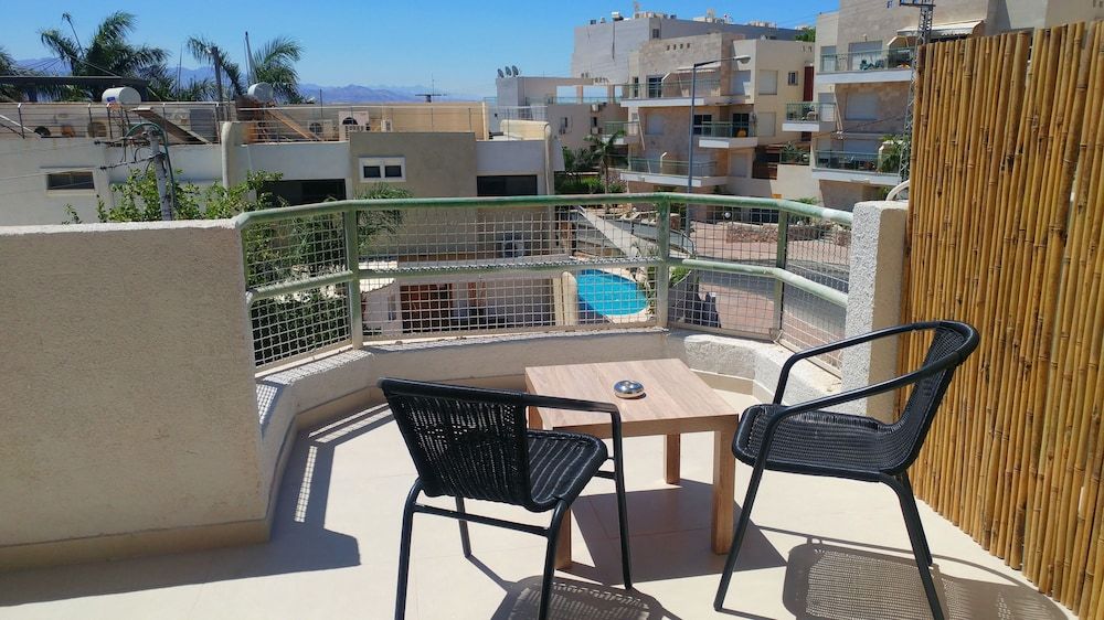 City Suites Deluxe Studio Suite, Balcony, Partial Sea View 6