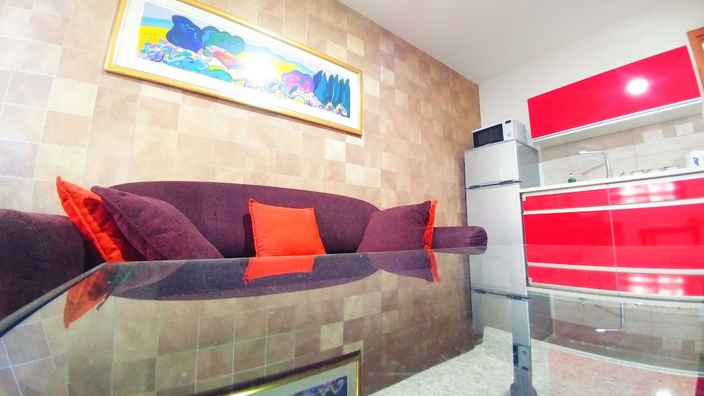 City Suites Family Room, City View 6