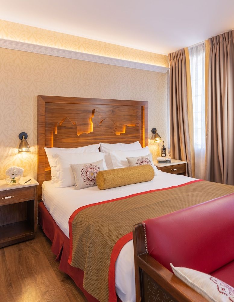 YMCA Three Arches Hotel Deluxe Suite 3