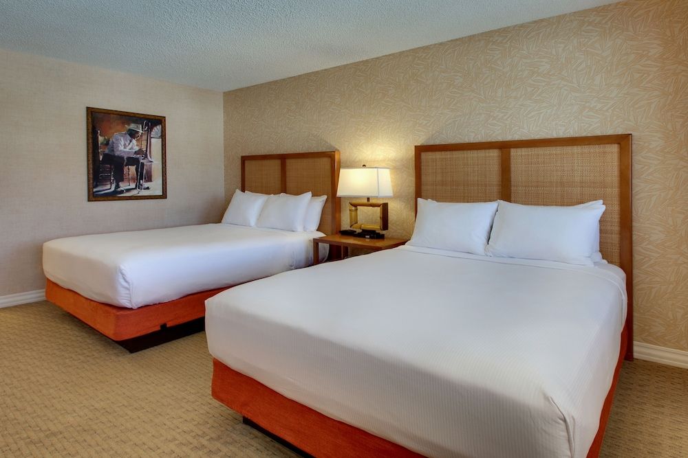 Tropicana Las Vegas - a DoubleTree by Hilton Hotel Deluxe Room, 2 Queen Beds 4