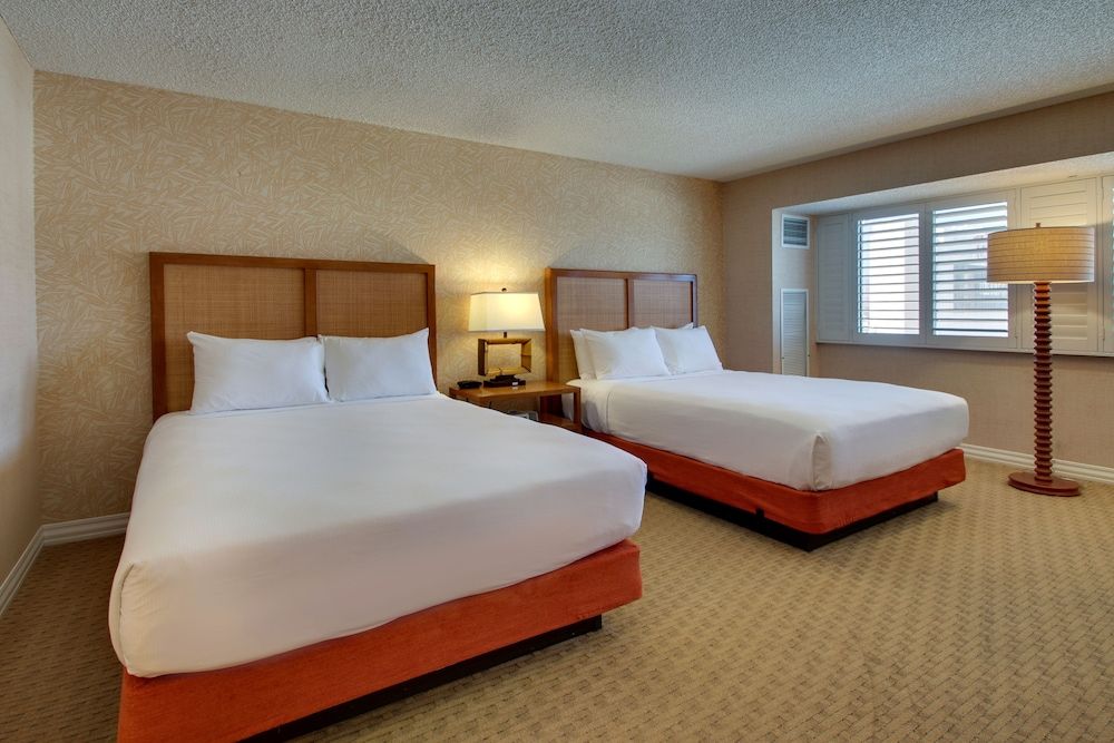 Tropicana Las Vegas - a DoubleTree by Hilton Hotel Deluxe Room, 2 Queen Beds 3