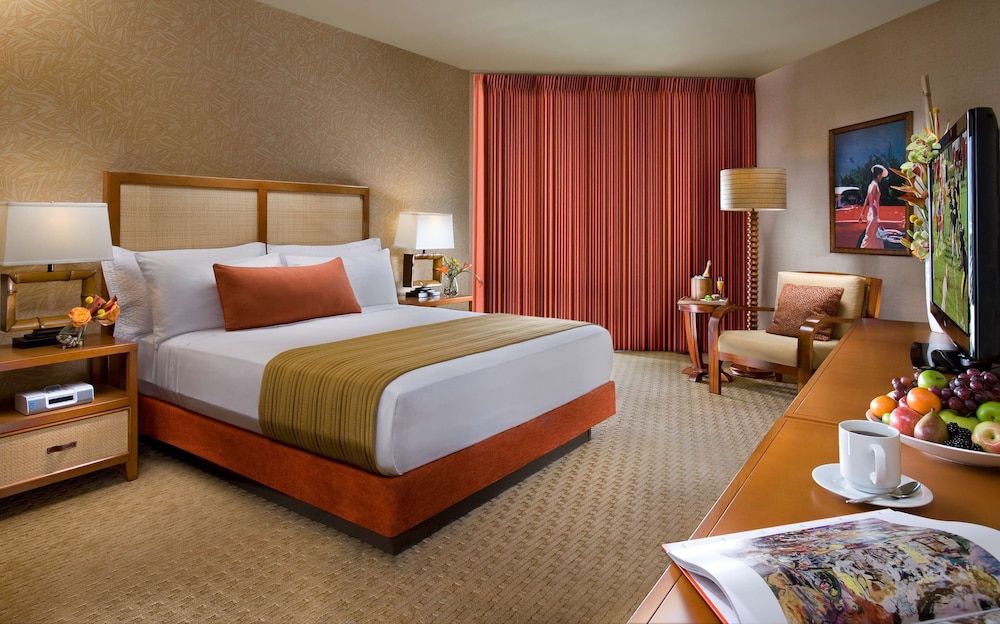 Tropicana Las Vegas - a DoubleTree by Hilton Hotel Room, 1 King Bed, Balcony, Garden View