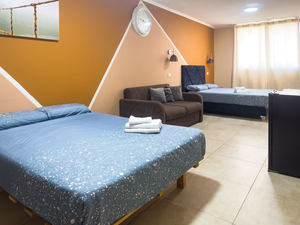 undefined Laguardia Hotel 2