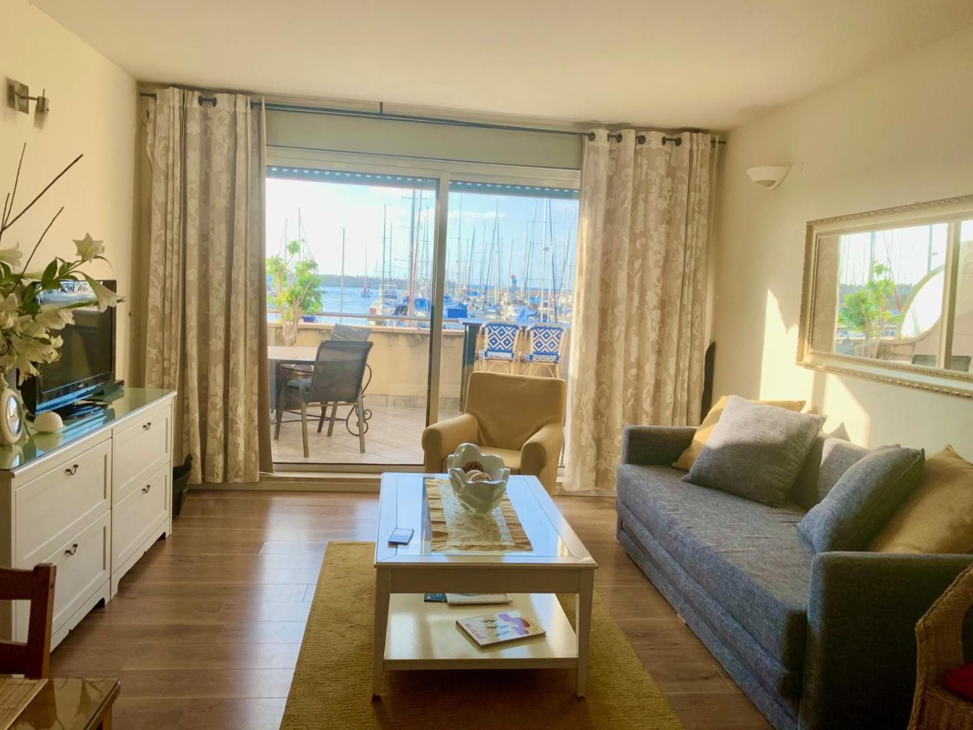 One-Bedroom Apartment with Sea View