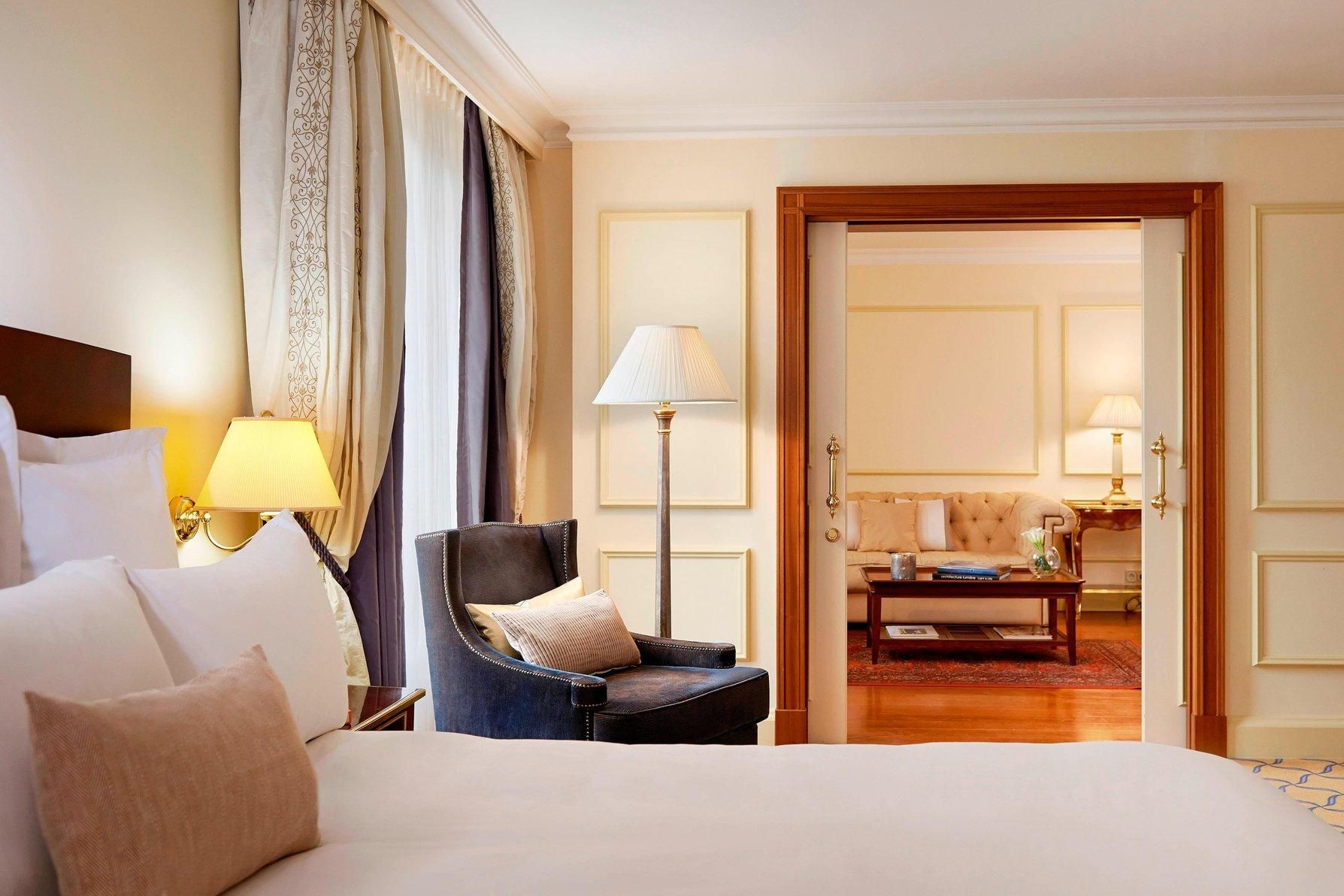 Renaissance Suite, 1 Bedroom Larger Suite, 1 King, Free Wifi