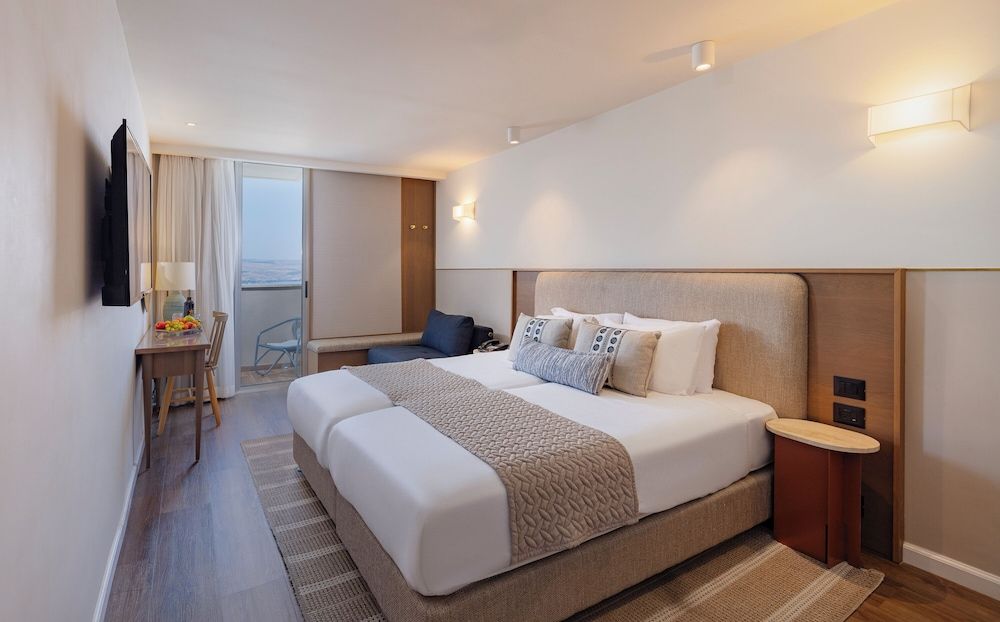 King Solomon Hotel Tiberias Deluxe High Floor with Balcony and Lake View 11