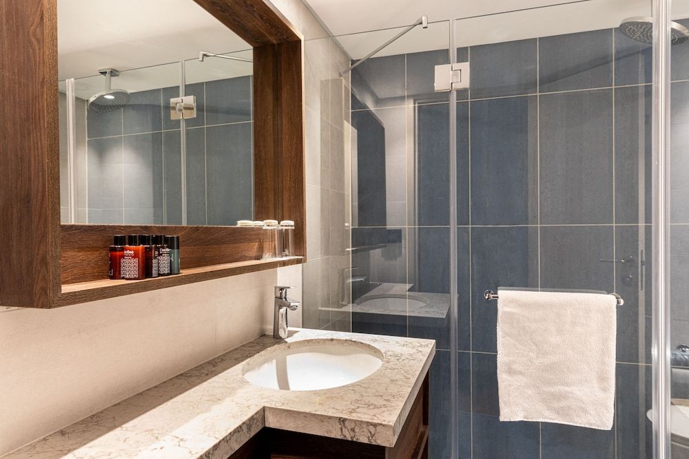 King Solomon Hotel Tiberias Deluxe High Floor with Balcony and Lake View 15