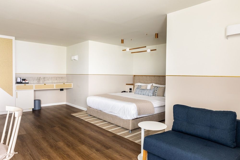 King Solomon Hotel Tiberias Deluxe High Floor with Balcony and Lake View 10