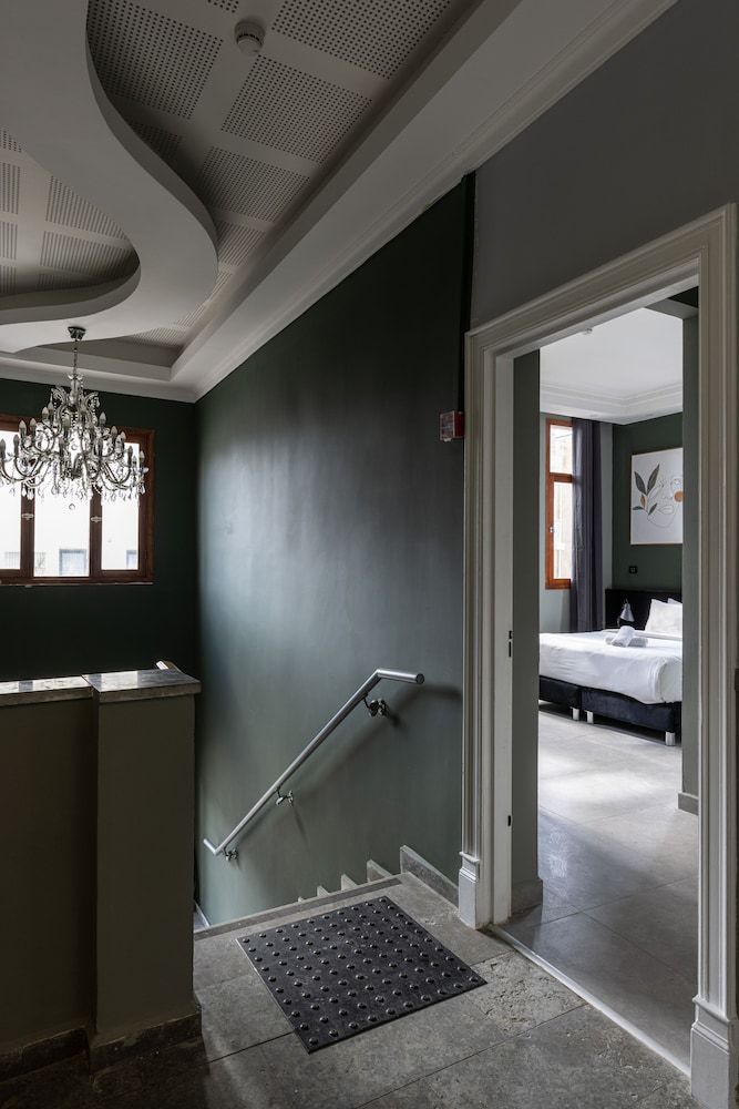 undefined Residence Suites Hotel 7