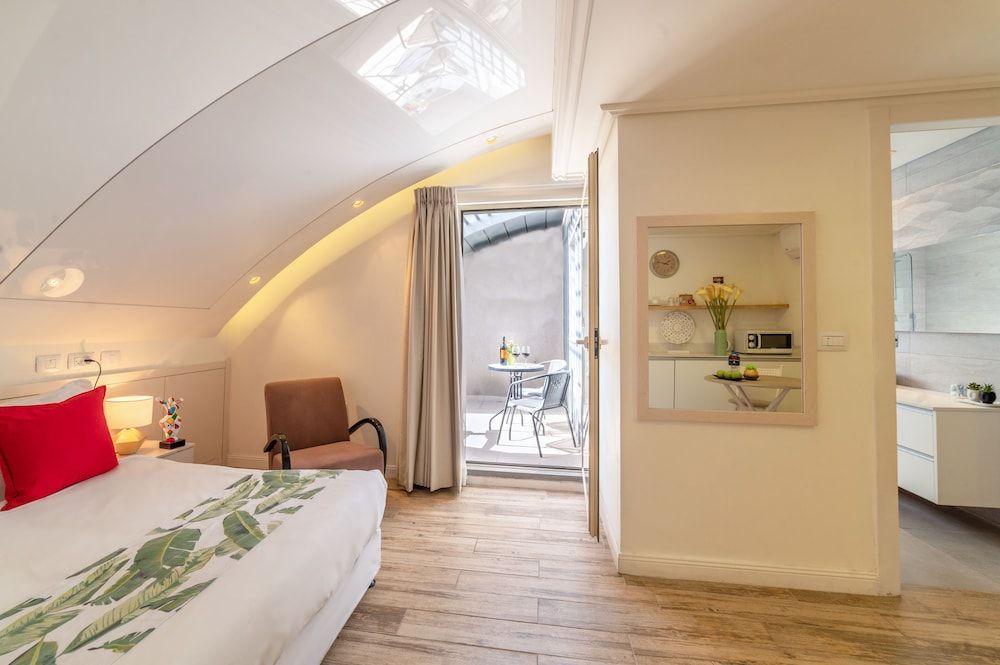 Deluxe Double or Twin Room, Balcony